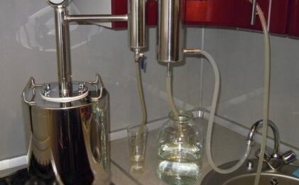 Как дистиллировать воду в самогонном аппарате?
