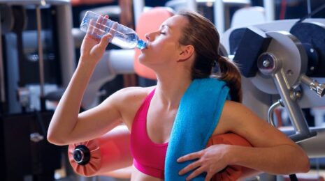 Можно ли пить воду после тренировки — как правильно это делать